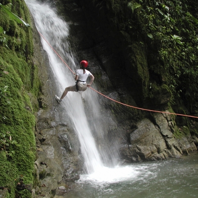 Descente en rappel dans un cenote et excursion en canoë à Punta Laguna