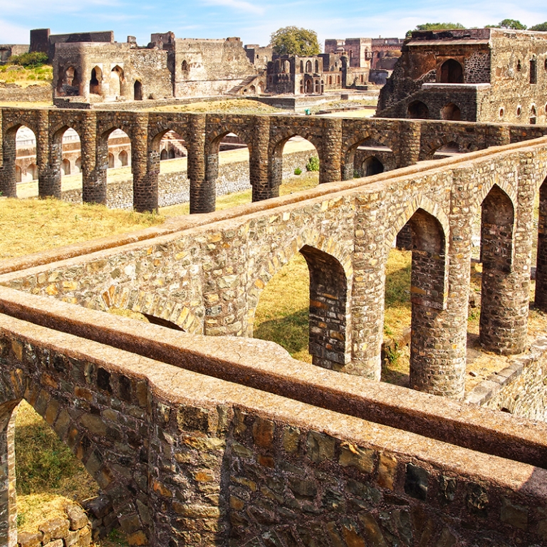 Découverte du site archéologique de Mandu et de la mosquée Jama Masjid