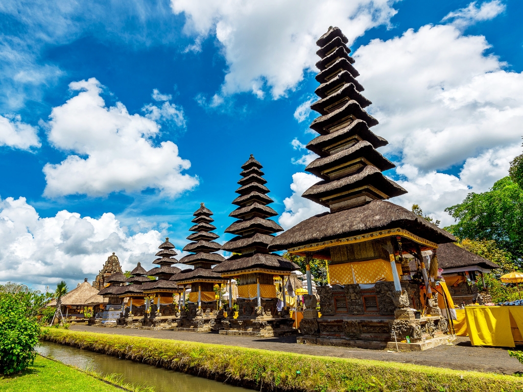 Taman Ayun et Tanah Lot : temples sacrés de Bali