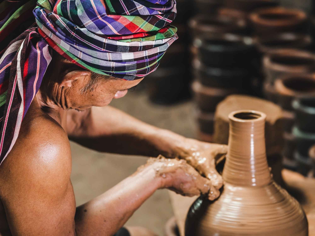 Artisanat Môn sur la Chao Phraya