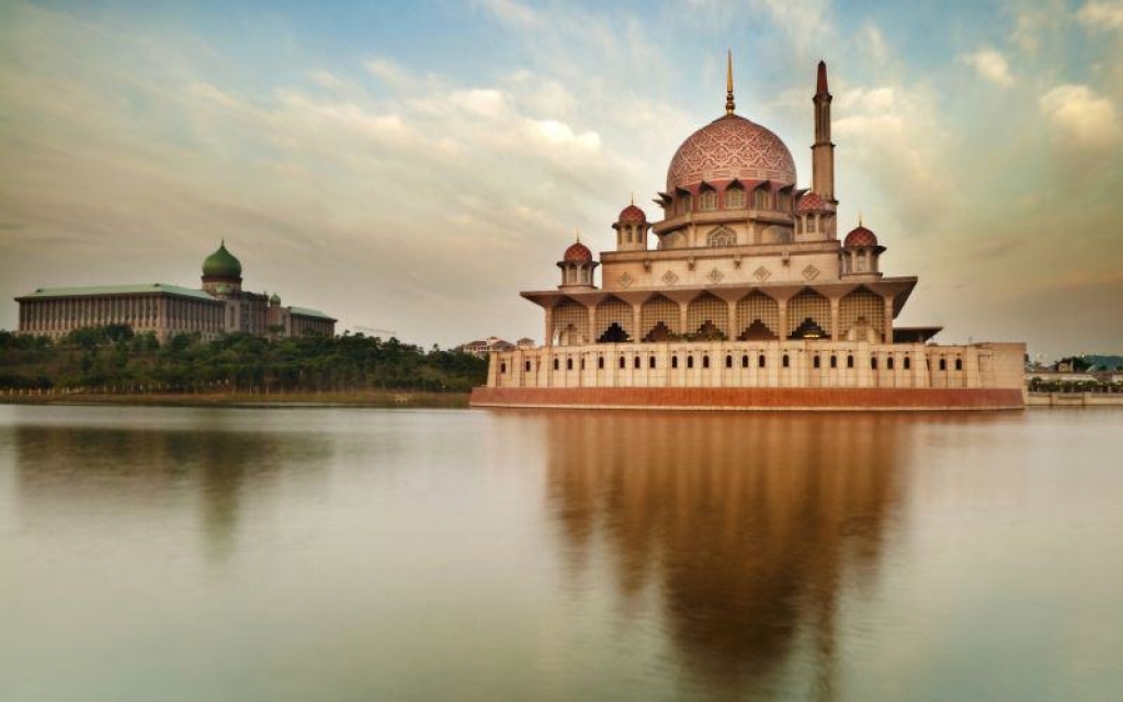 Putrajaya et Shah Alam