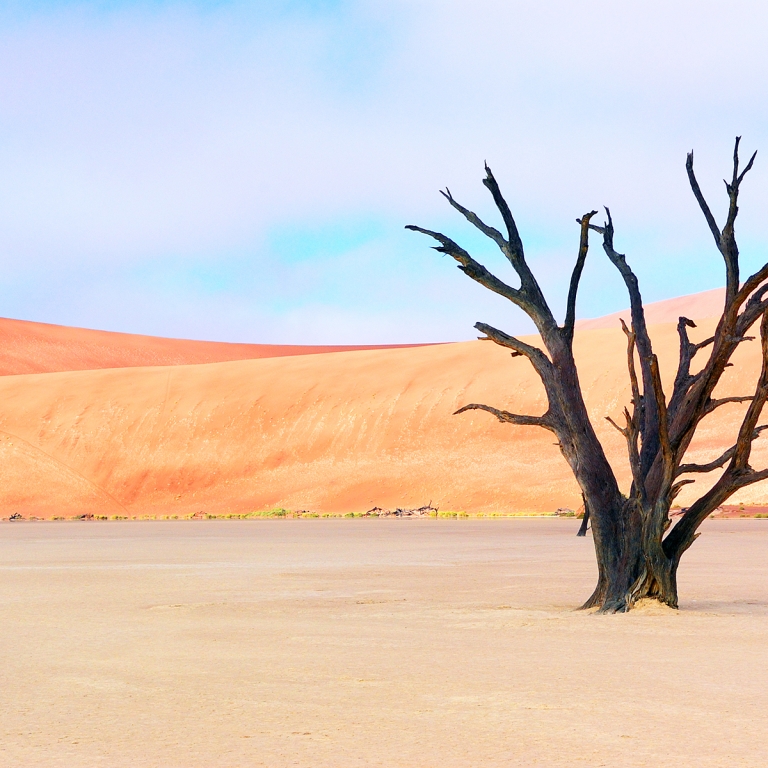 L’aube se lève sur les dunes de Sossusvlei (270km)