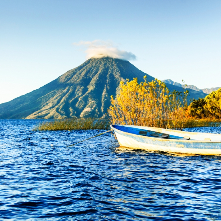 Lacs Atitlan et indiens Zutuhiles