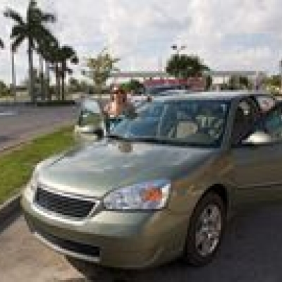 Votre voiture et votre chauffeur/guide privé francophone