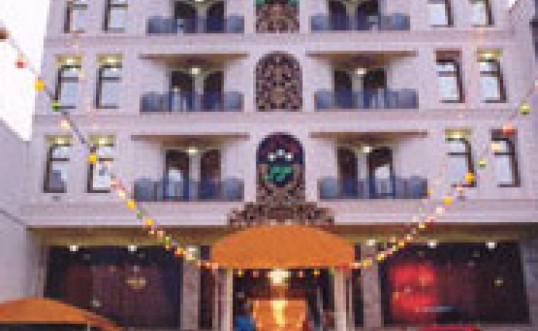 Hotel Qazvin
