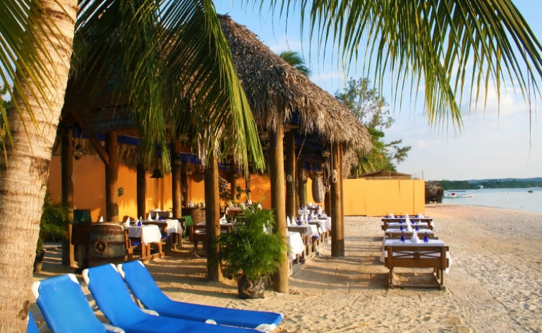 Hotel Black River