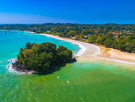 Les pieds dans l’eau à Weligama