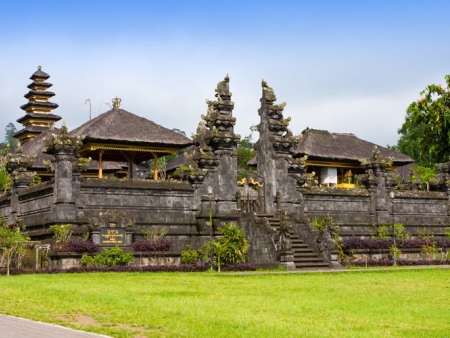 Visite du temple de Besakih et de Tirta Gangga