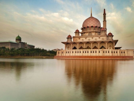 Putrajaya et Shah Alam