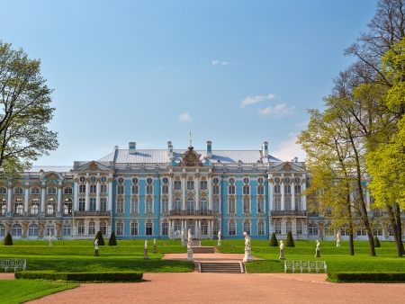Entre palais et parcs des villes impériales…