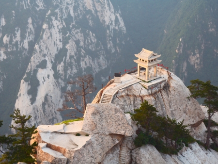 Les mystérieuses grottes ou le palais géant souterrain de Huashan