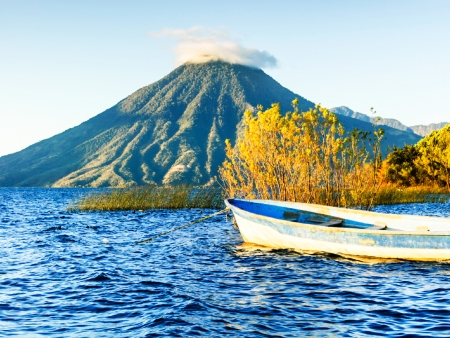 Lacs Atitlan et indiens Zutuhiles