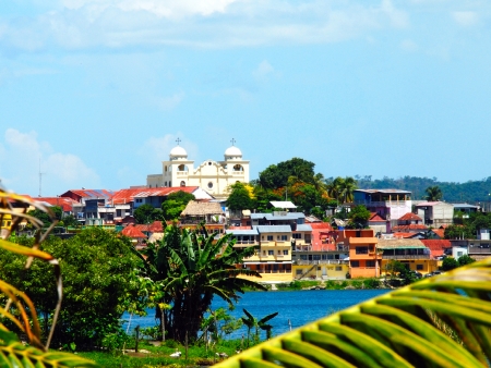 Flores et le Lac Petén Itza
